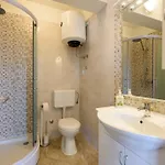 Robi Apartament