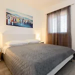 Apartament Robi *