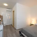 Robi Trogir