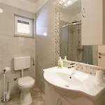 Robi Apartament