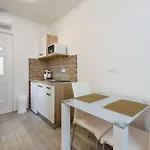 Robi Apartament