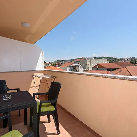 罗比公寓 特罗吉尔