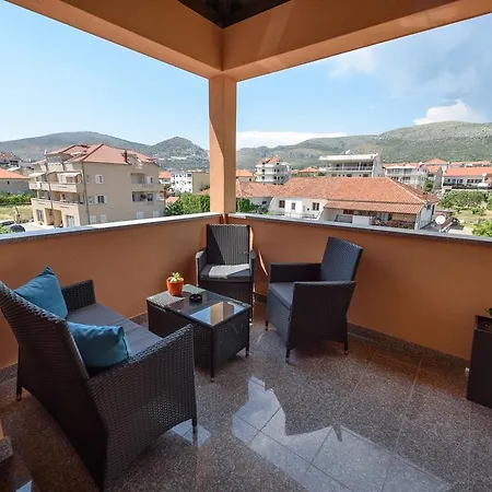 Apartman Robi *