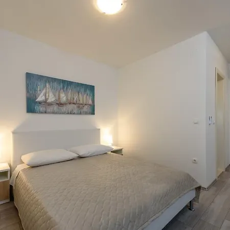 Robi Apartman Trogir