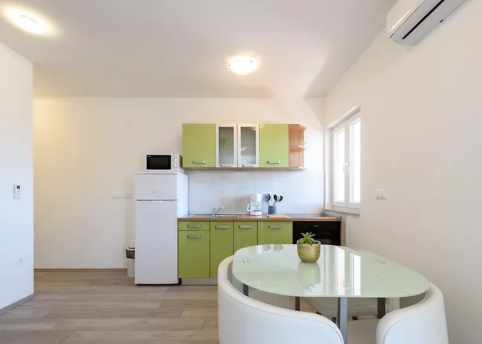 罗比公寓 * 特罗吉尔